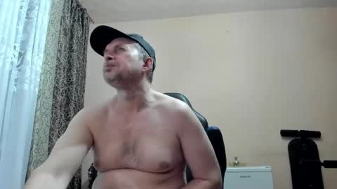 Snapshot of vano_822 chatting on May 2026 06:37:01 PM vano_822 online show from May 2026 06:37:01 PM