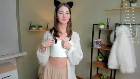 Snapshot of vanvanvibe chatting on June 2026 05:07:01 PM Charline online show from June 2026 05:07:01 PM