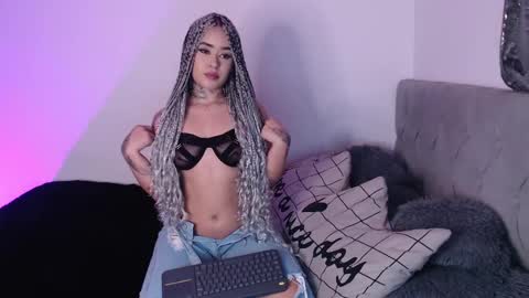 Vayolett Bass online show from February 2025 01:24:01 AM