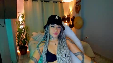 Vayolett Bass online show from May 2026 07:15:02 AM