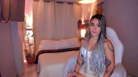 Vayolett Bass online show from May 2026 05:57:02 AM