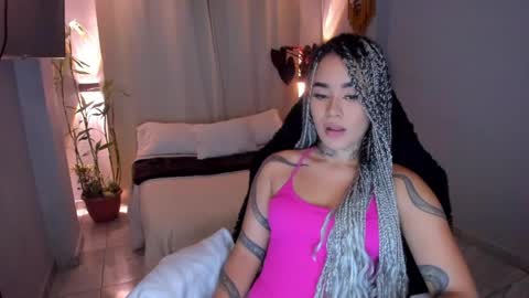 Vayolett Bass online show from May 2026 05:12:01 AM