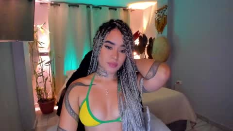 Vayolett Bass online show from June 2026 07:43:01 AM