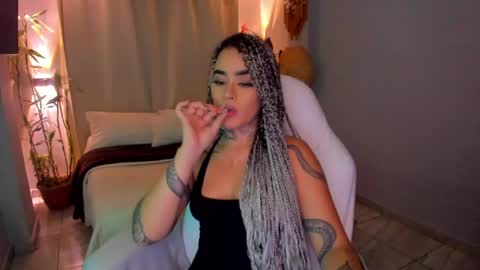 Vayolett Bass online show from June 2026 08:40:02 AM