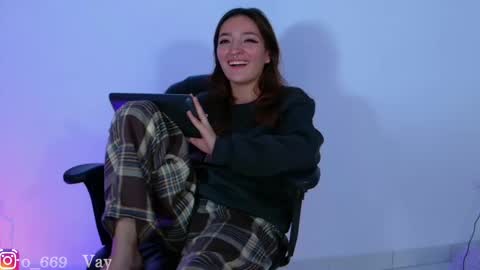 Vayolett online show from February 2025 12:43:01 AM