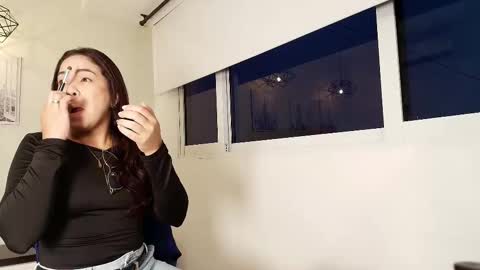 Victoria online show from November 2025 10:48:02 AM