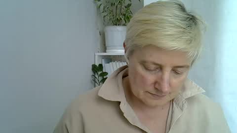 vea_motty online show from April 2026 12:29:02 PM