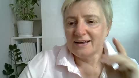 vea_motty online show from April 2026 12:07:02 PM