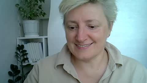 vea_motty online show from May 2026 03:17:01 PM