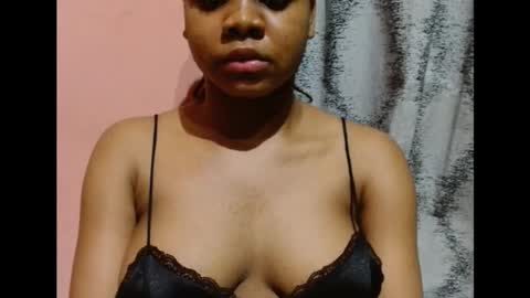 Snapshot of vee62 chatting on February 2026 12:20:01 AM vee62 online show from February 2026 12:20:01 AM