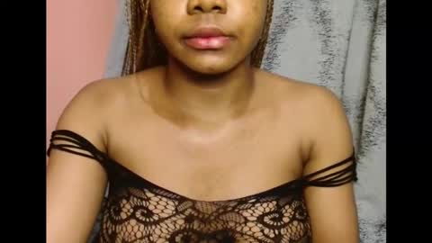 Snapshot of vee62 chatting on February 2026 12:05:02 AM vee62 online show from February 2026 12:05:02 AM