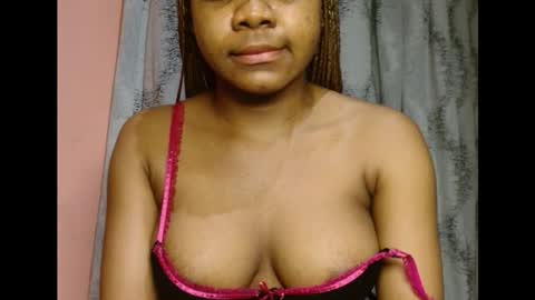 Snapshot of vee62 chatting on February 2026 11:47:02 PM vee62 online show from February 2026 11:47:02 PM