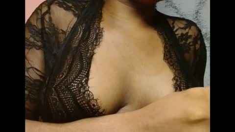 Snapshot of vee62 chatting on February 2026 01:04:02 AM vee62 online show from February 2026 01:04:02 AM