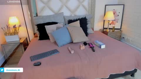 Vee Simons online show from December 2024 11:13:02 PM