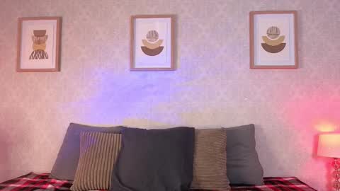 Vee Simons online show from October 2025 09:28:02 PM