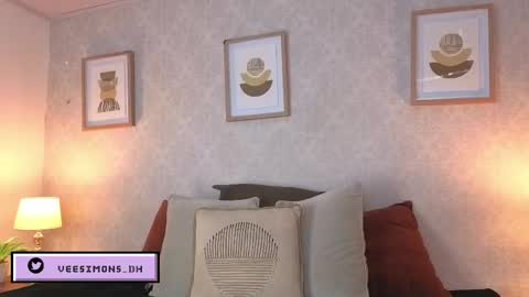 Vee Simons online show from May 2026 08:03:01 PM