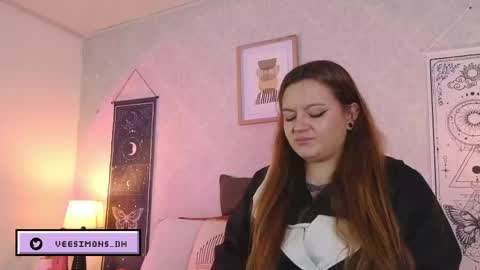 Vee Simons online show from May 2026 08:39:02 PM