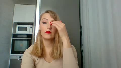 Snapshot of veessa chatting on April 2026 10:47:02 AM Veessa online show from April 2026 10:47:02 AM