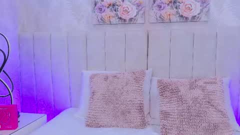 Mia brando online show from July 2026 08:07:01 PM