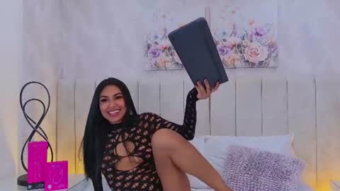 Mia brando online show from July 2026 08:07:02 PM