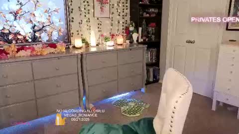 vegas_romance online show from June 2026 11:51:02 PM