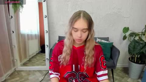 Snapshot of vel1ka chatting on September 2025 09:43:02 AM Barbara online show from September 2025 09:43:02 AM