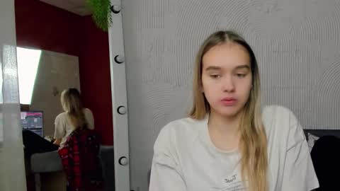 Snapshot of vel1ka chatting on September 2025 04:25:02 AM Barbara online show from September 2025 04:25:02 AM