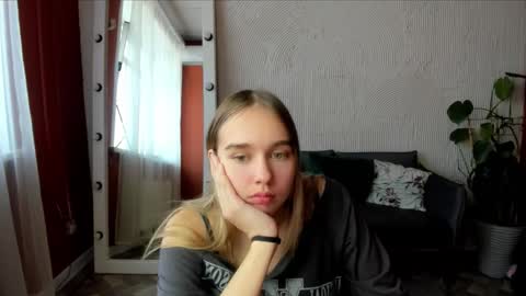 Snapshot of vel1ka chatting on October 2025 10:01:01 AM Barbara online show from October 2025 10:01:01 AM