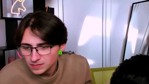 Snapshot of veldi_to chatting on December 2025 09:59:01 AM veldi_to online show from December 2025 09:59:01 AM