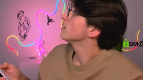 Snapshot of veldi_to chatting on December 2025 07:04:01 AM veldi_to online show from December 2025 07:04:01 AM