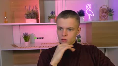 Snapshot of veldi_to chatting on December 2025 07:44:01 PM veldi_to online show from December 2025 07:44:01 PM