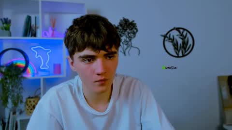 Snapshot of veldi_to chatting on February 2026 12:24:02 PM veldi_to online show from February 2026 12:24:02 PM