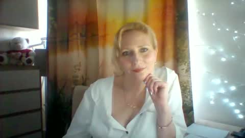 velka_raspberry online show from May 2026 08:31:02 AM