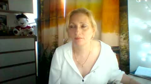 velka_raspberry online show from May 2026 09:15:02 AM