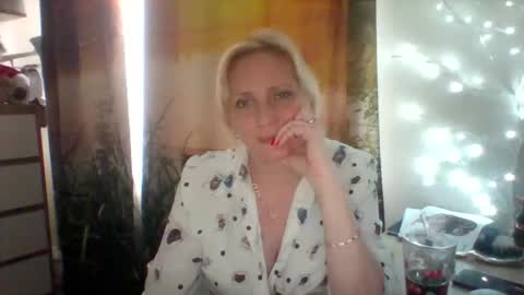 velka_raspberry online show from May 2026 03:31:02 PM