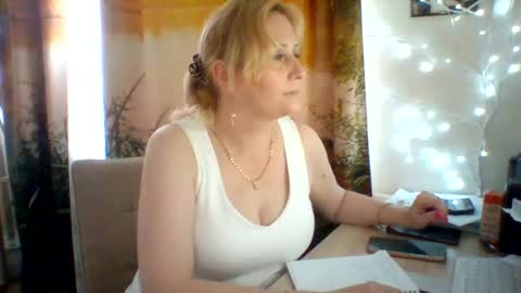 velka_raspberry online show from June 2026 09:58:01 AM