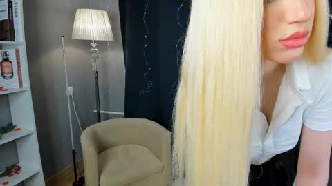 Hi im Hannah online show from February 2026 06:12:02 AM