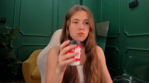 Snapshot of velvet_cherry chatting on March 2025 03:29:02 PM velvet_cherry online show from March 2025 03:29:02 PM