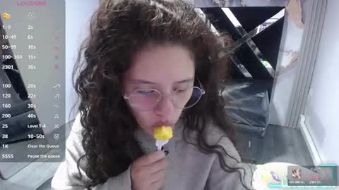 velvet_moon_v online show from February 2026 12:30:01 PM