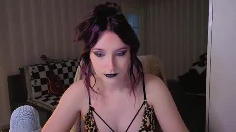 Violet online show from May 2026 12:46:01 PM