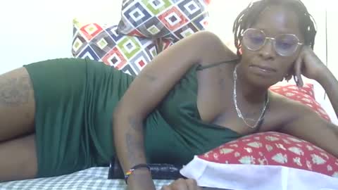 Snapshot of velvet_temptress chatting on January 2025 10:38:02 AM velvet online show from January 2025 10:38:02 AM