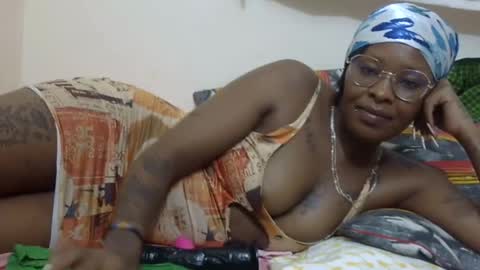 Snapshot of velvet_temptress chatting on February 2025 04:22:01 PM velvet online show from February 2025 04:22:01 PM