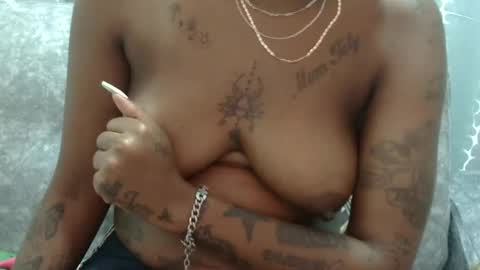 Snapshot of velvet_temptress chatting on March 2025 07:38:02 PM velvet online show from March 2025 07:38:02 PM