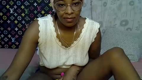 Snapshot of velvet_temptress chatting on September 2025 07:04:02 PM velvet online show from September 2025 07:04:02 PM