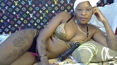 Snapshot of velvet_temptress chatting on October 2025 05:21:02 AM velvet online show from October 2025 05:21:02 AM