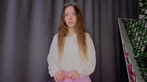 Snapshot of velvet_vice chatting on October 2025 08:32:02 PM Polly online show from October 2025 08:32:02 PM