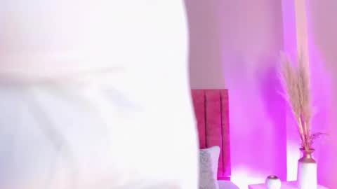 Snapshot of velvetcrowee chatting on November 2025 01:27:02 AM VELVET online show from November 2025 01:27:02 AM