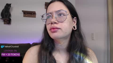 Snapshot of velvetcrystal chatting on September 2025 03:54:01 AM Crystal PVT OPEN online show from September 2025 03:54:01 AM
