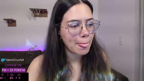 Snapshot of velvetcrystal chatting on October 2025 06:56:01 AM Crystal PVT OPEN online show from October 2025 06:56:01 AM