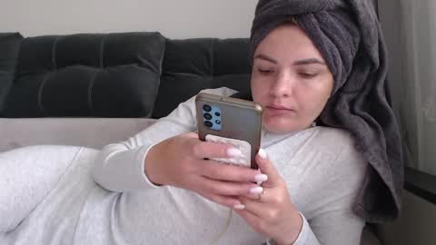 velvetmoon123 online show from May 2026 07:50:01 AM